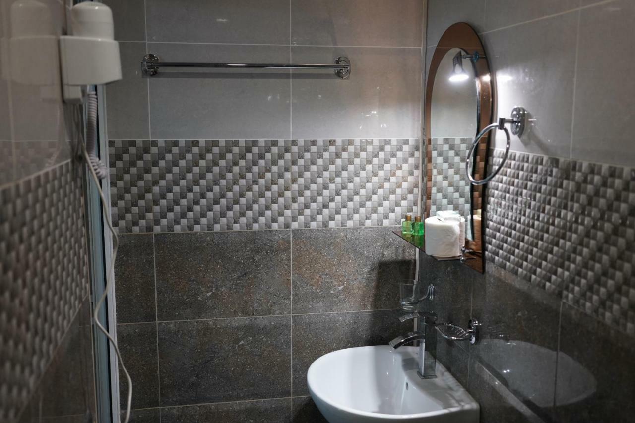 Ponto Hotel Kobuleti Room photo