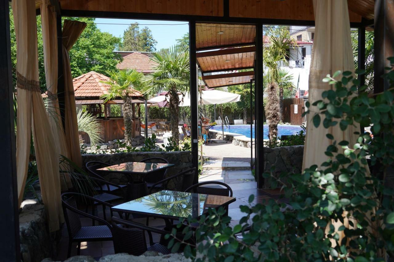 Ponto Hotel Kobuleti Exterior photo